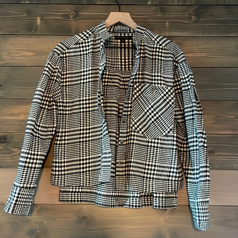 Banana Republic XS Black and Off-White Flannel Feel Button Down
